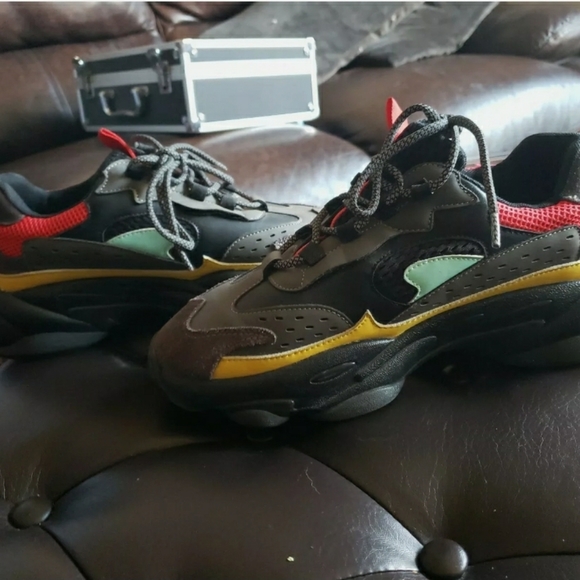 Javi - Picture 5 of 6